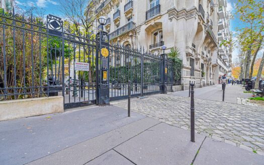 5 Pièces - Mairie du XVIème Ref.710
