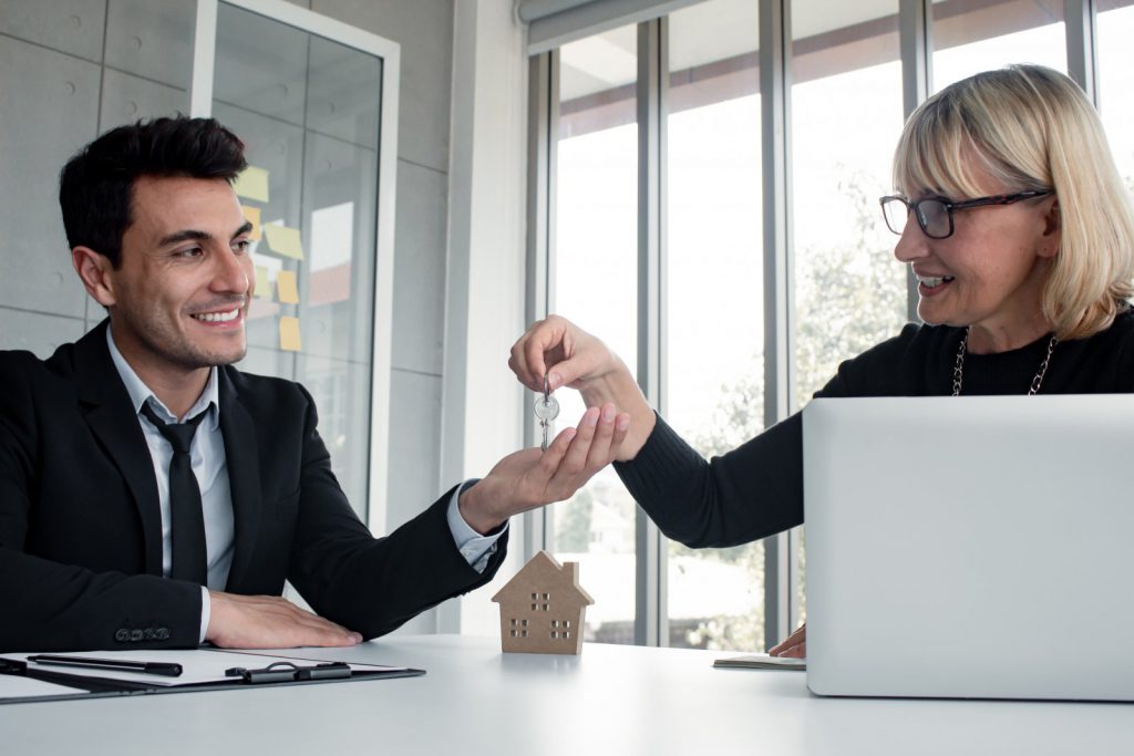5 bonnes raisons de confier son bien à une agence